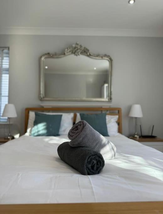 Stylish Apartment Near The Centre Of 해러게이트 외부 사진