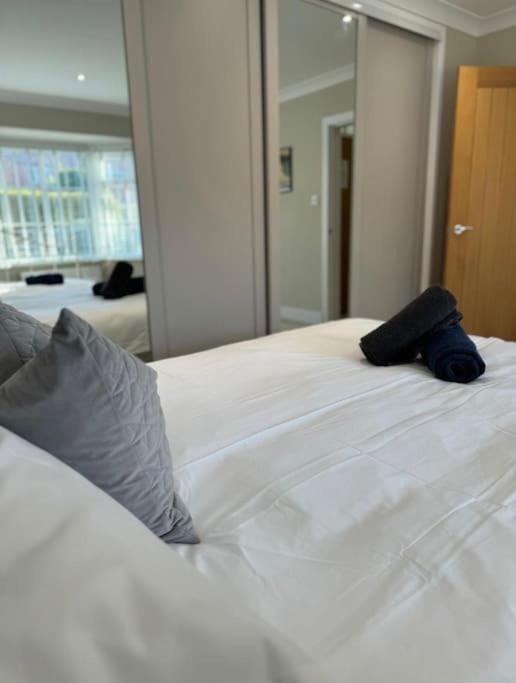 Stylish Apartment Near The Centre Of 해러게이트 외부 사진