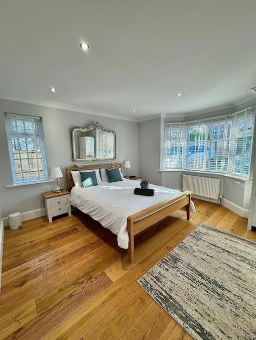 Stylish Apartment Near The Centre Of 해러게이트 외부 사진