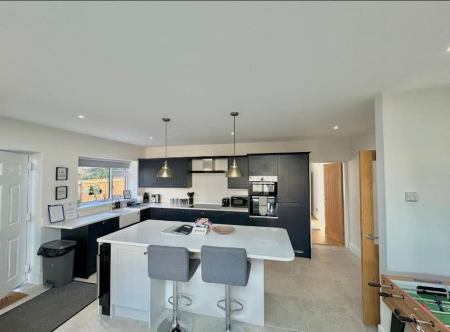 Stylish Apartment Near The Centre Of 해러게이트 외부 사진